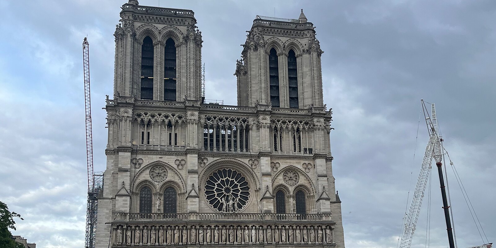 Viru 5 Joer: D'Notre Dame a Flamen