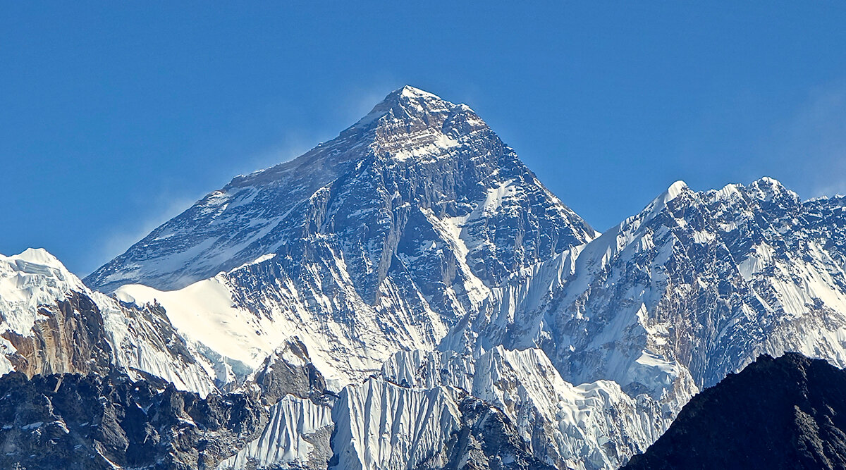 Mount Everest: 70 Joer zanter der éischter Besteigung