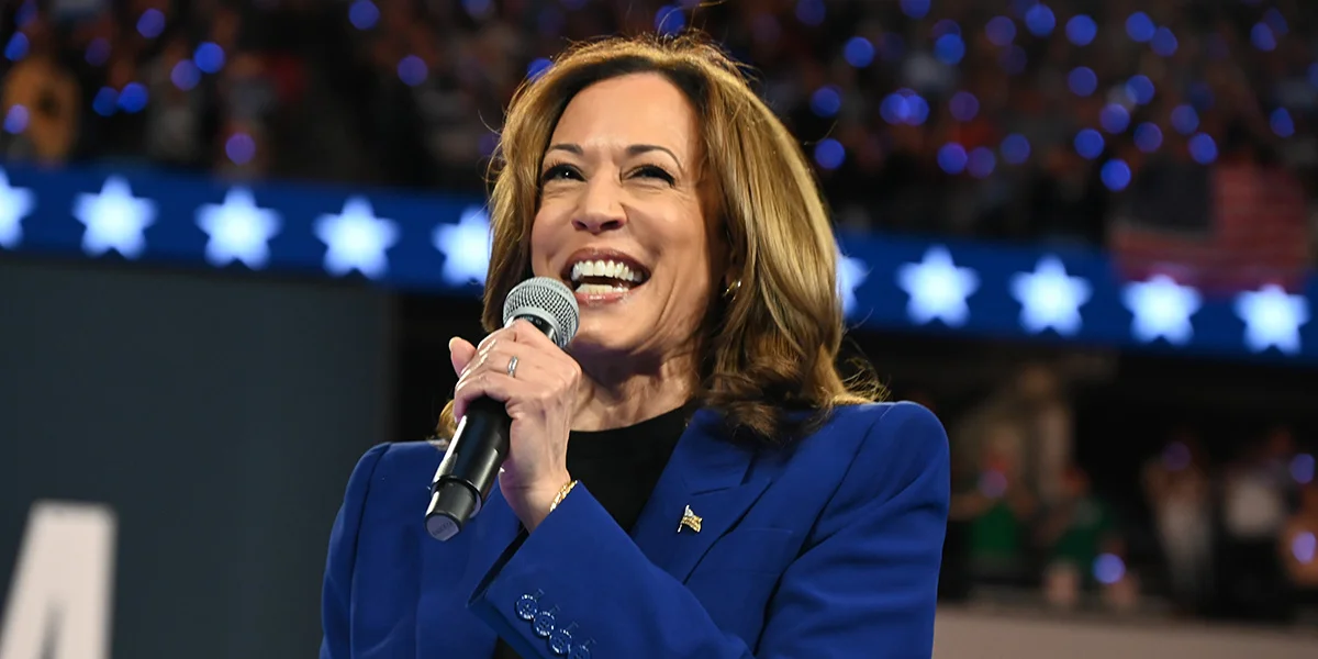 Kamala Harris hëlt Nominatioun offiziell un a geet direkt an d'Offensiv | © picture alliance / NurPhoto | Kyle Mazza