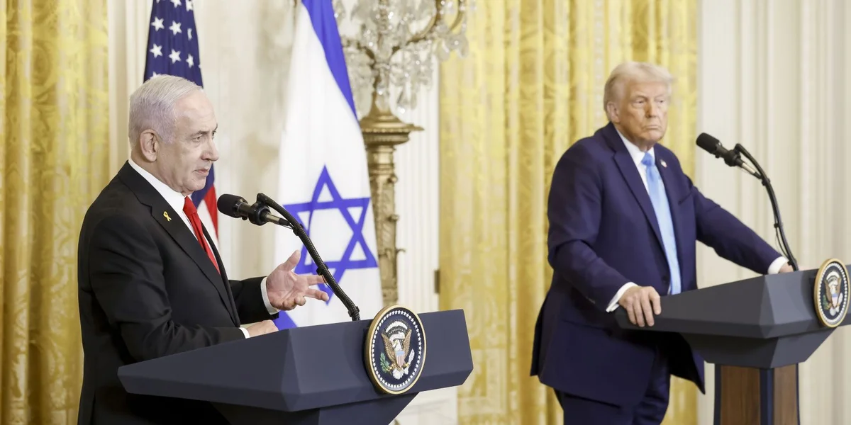 De Benjamin Netanjahu op Visitt beim Donald Trump. | © picture alliance / Consolidated News Photos | Shawn Thew - Pool via CNP De Benjamin Netanjahu op Visitt beim Donald Trump. | © picture alliance / Consolidated News Photos | Shawn Thew - Pool via CNP