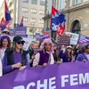 Vill Leit op der marche féministe de Samschdeg an der Stad | © Carole Schimmer