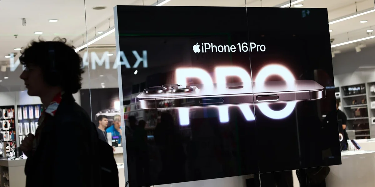 Den iPhone soll an Zukunft an Indie produzéiert ginn | © picture alliance / NurPhoto | Jakub Porzycki