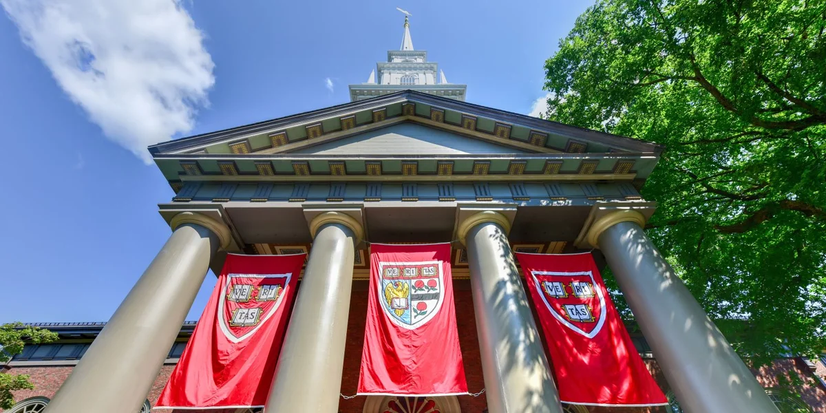US-Regierung mécht Réckzéier wat d‘Annulatioun vun Honnerte Visae fir Studenten ugeet | © Bigstock