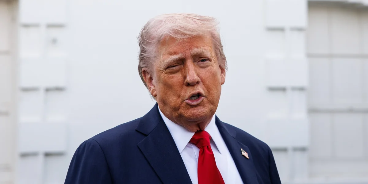 "Wladimir, STOPP!": Den Donald Trump kritiséiert déi rezent russesch Rakéitenugrëffer | © picture alliance / Consolidated News Photos | Samuel Corum - Pool via CNP