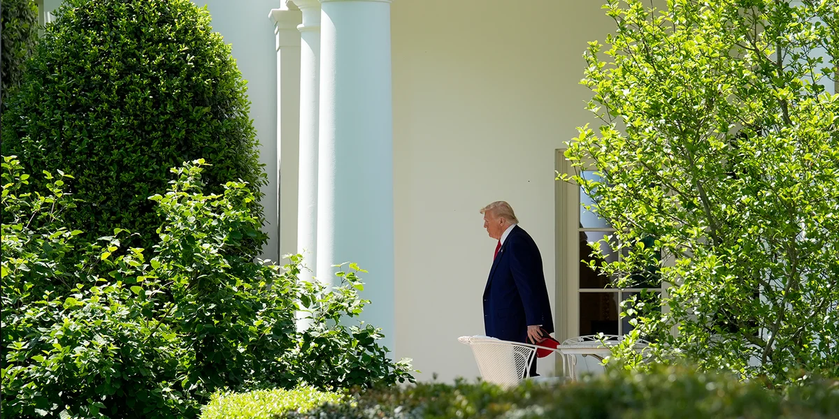 US-amerikanesche Verfassungsrechtler: D’USA sinn no un enger Verfassungkris | © picture alliance / Consolidated News Photos | Yuri Gripas - Pool via CNP