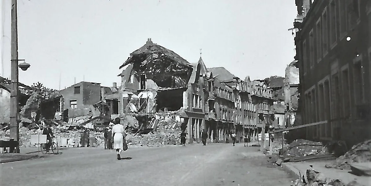 D’Grande Rue zu Waasserbëlleg a Richtung Muselbréck am Joer 1945. | © MNHM/ Alfred Steffes D’Grande Rue zu Waasserbëlleg a Richtung Muselbréck am Joer 1945. | © MNHM/ Alfred Steffes