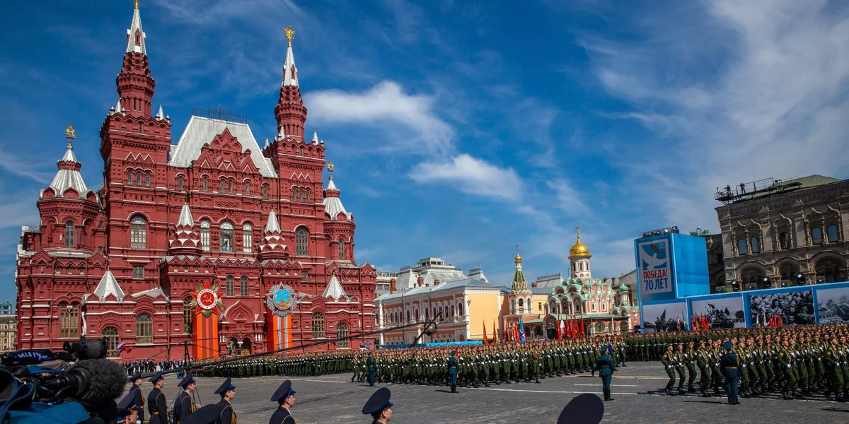 Putin notzt traditionell Militärparad fir russesch Propaganda | © picture alliance / SULUPRESS.DE | Marc Vorwerk/SULUPRESS.DE