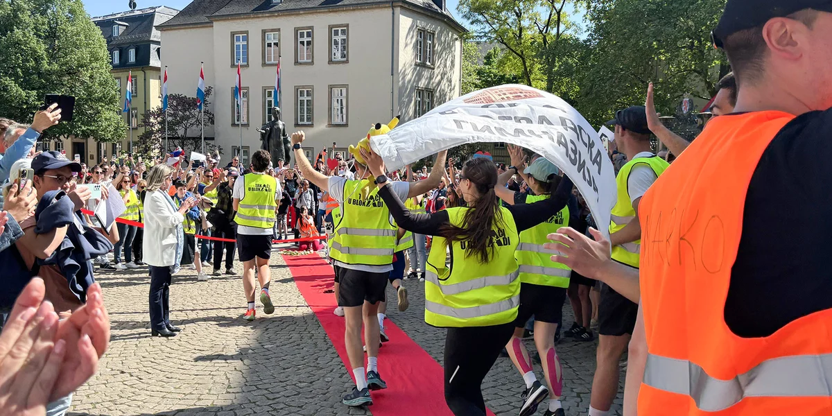 Zu Fouss vun Novi Sad op Bréissel fir politesch Verännerung | © Jimmy Bruch